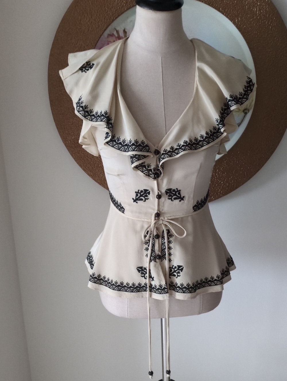 Plenty By Tracie Reese Cream Embroidered Ruffle Tie-Front Women’s Top